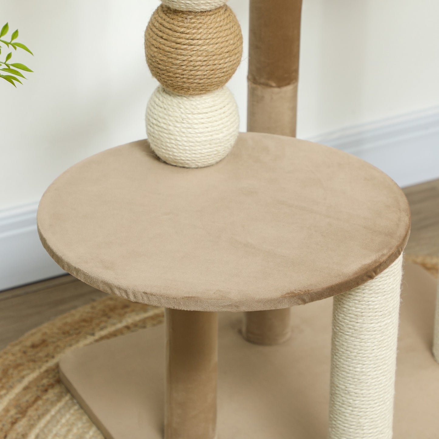 Cat tree with bed, platform and jute posts for 7 kg cats