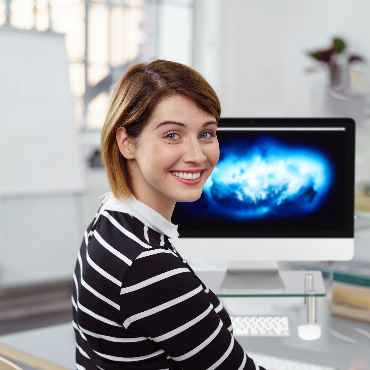 Screen stand in glass