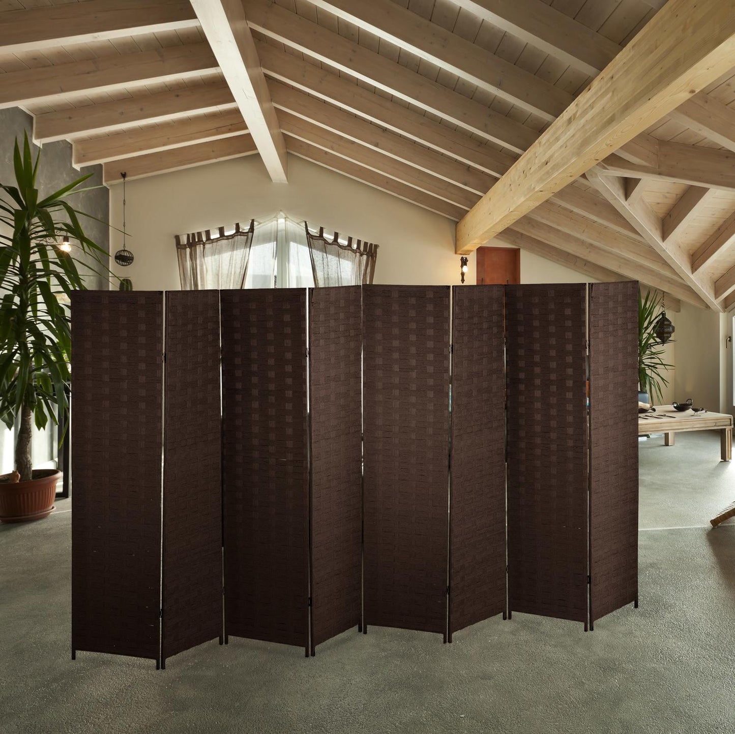 Screen wall with 8 panels