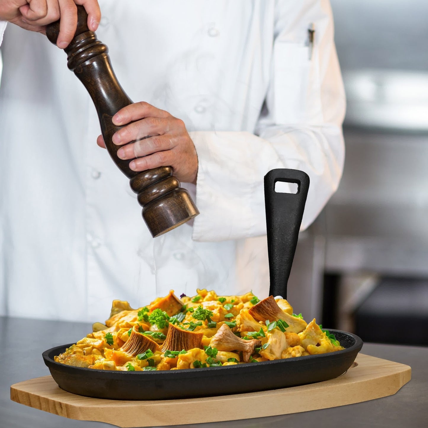 Serving pan with wooden base 2-pack