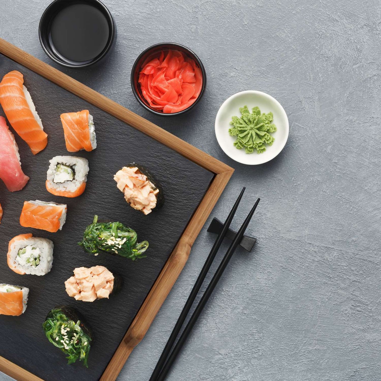 Serving tray with slate plate