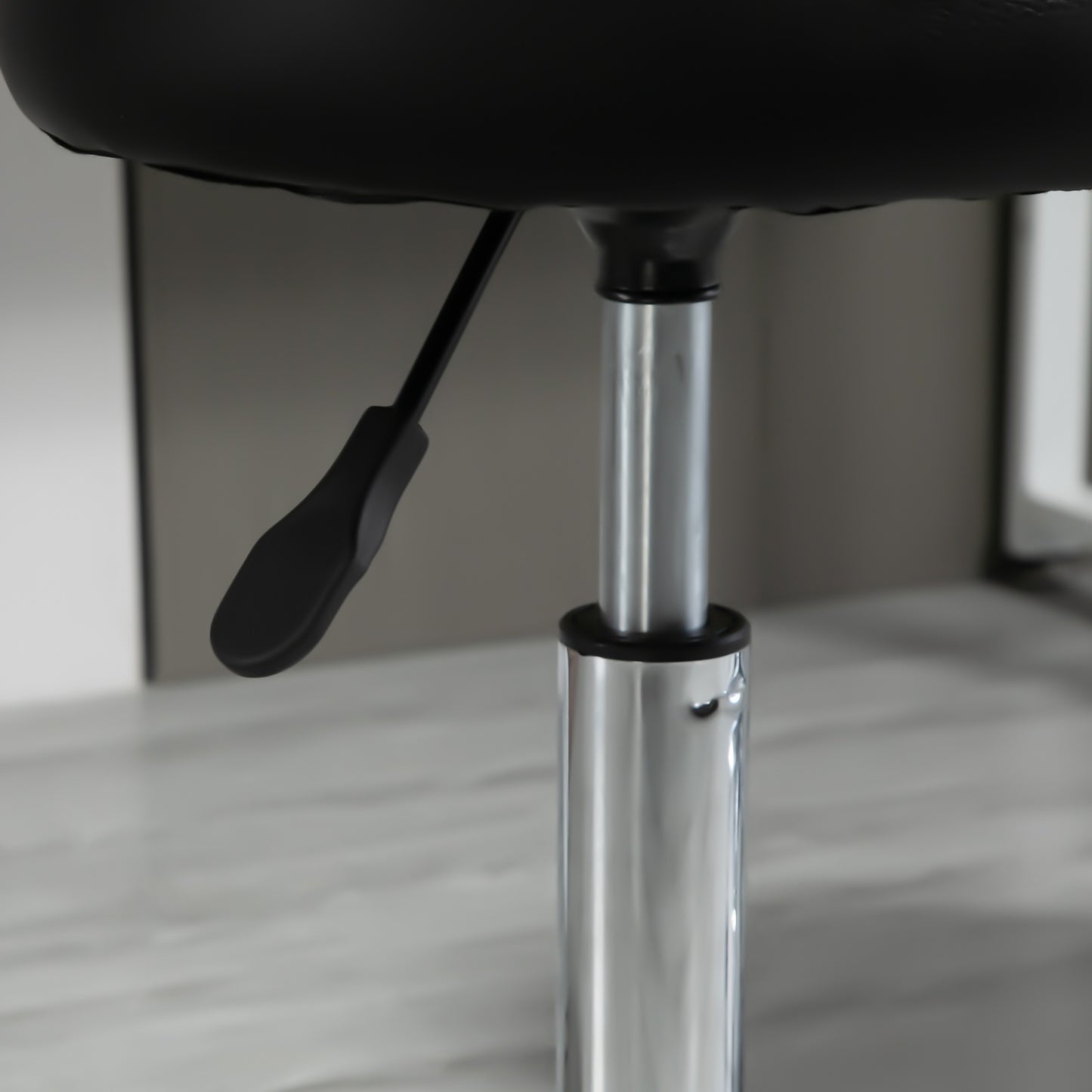 Height-adjustable swivel lounge stools in black artificial leather, set of 2