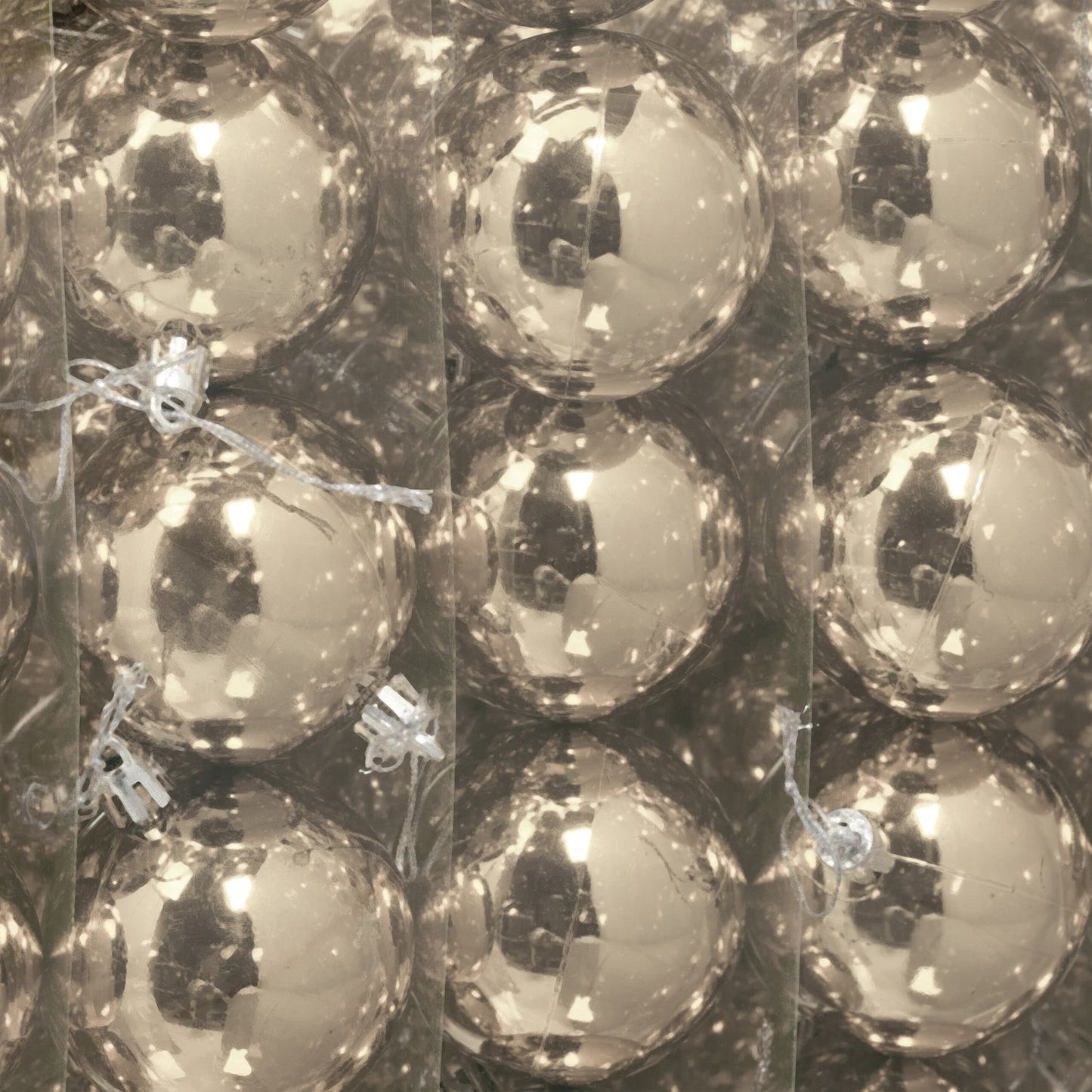 Set of 100 Glossy Christmas Tree Baubles