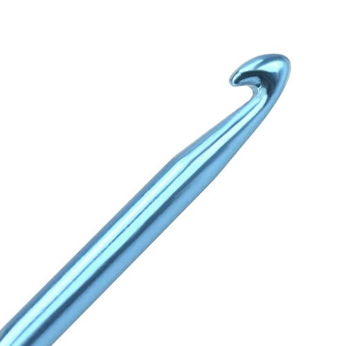 Set of 12 crochet hooks.