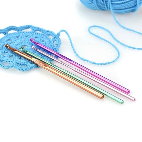 Set of 12 crochet hooks.