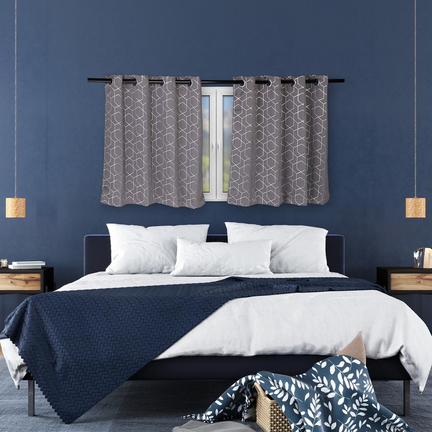 Set of 2 Grey Curtains with Pattern