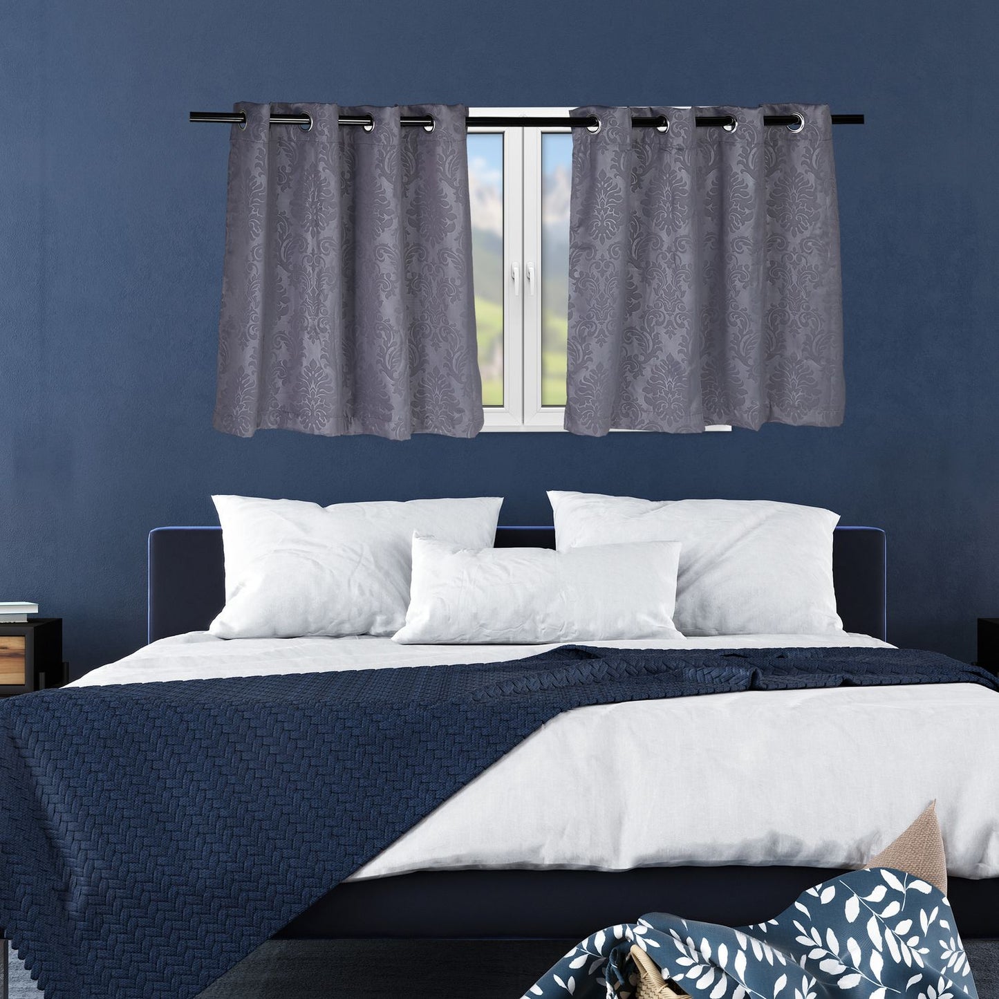Set of 2 Grey Curtains with Pattern