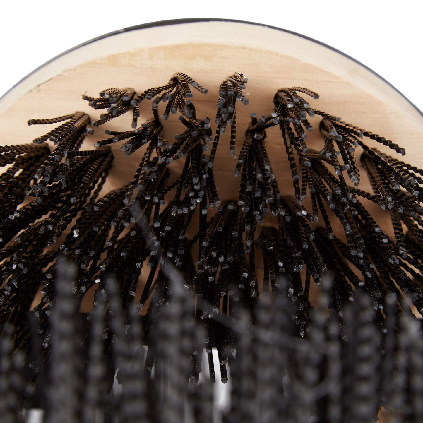 Shoe scraper with all-round brushes