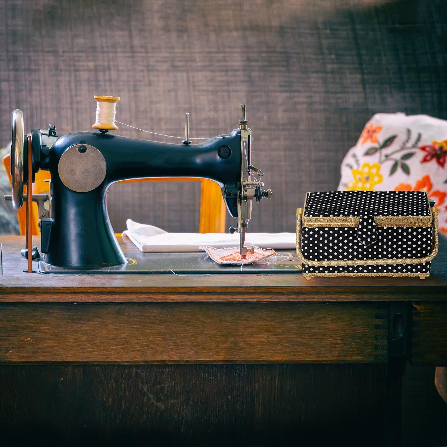 Sister box for fabric without content