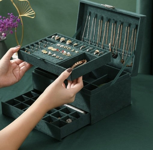 Soulima jewelry box/case 21954