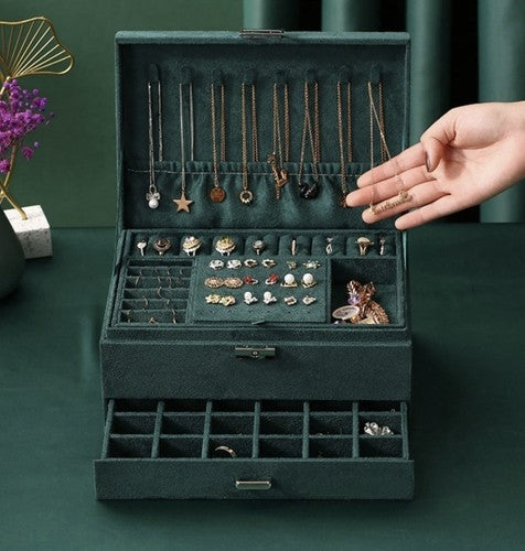Soulima jewelry box/case 21954