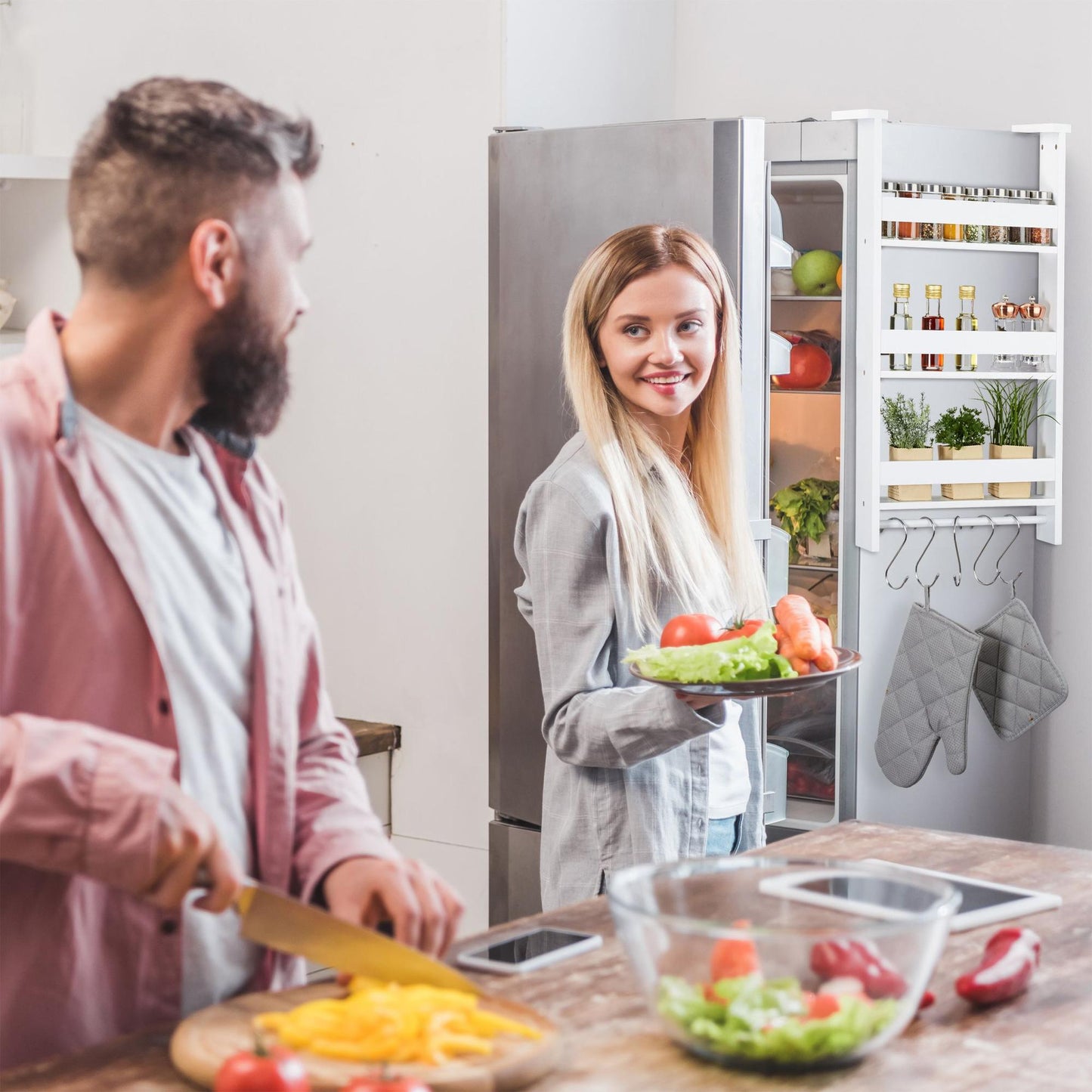 Spice rack for refrigerator