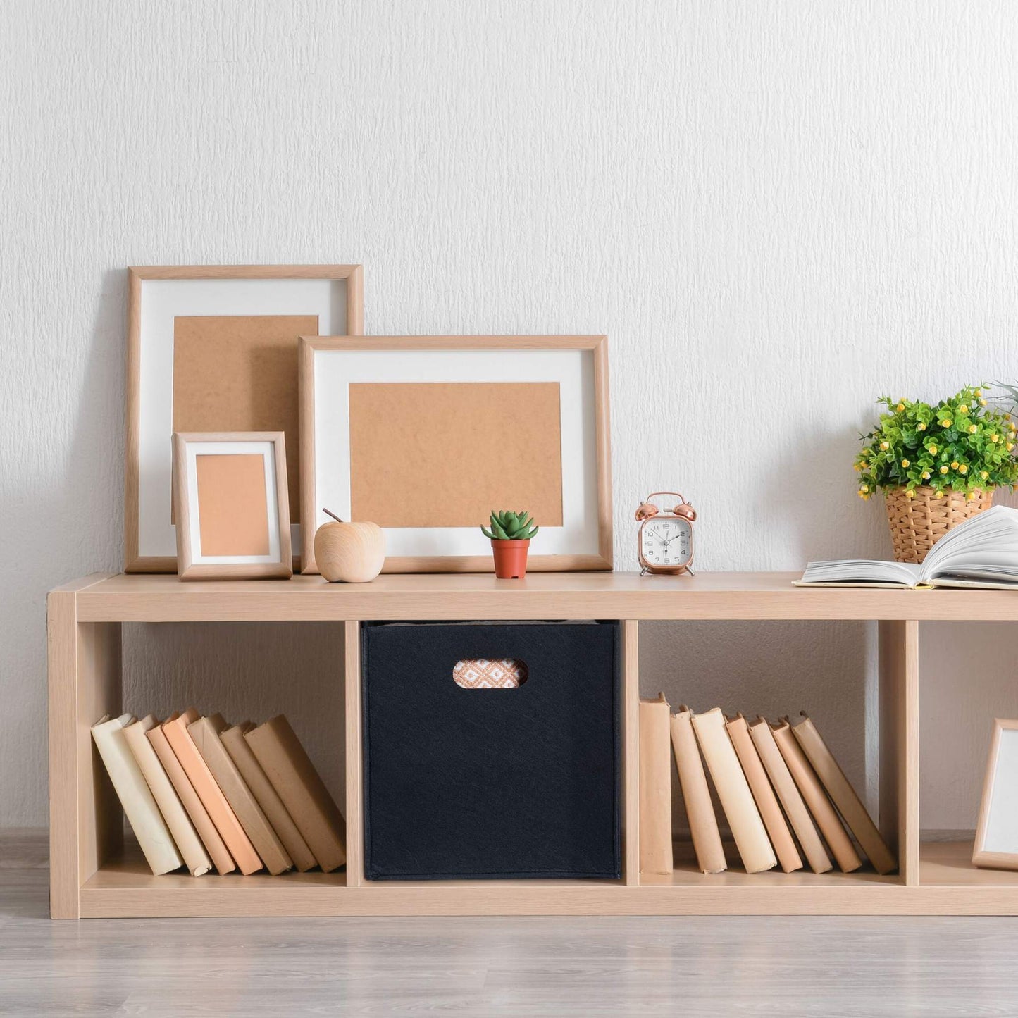 Square basket in felt