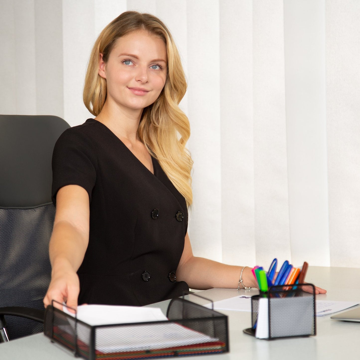 Stackable document tray
