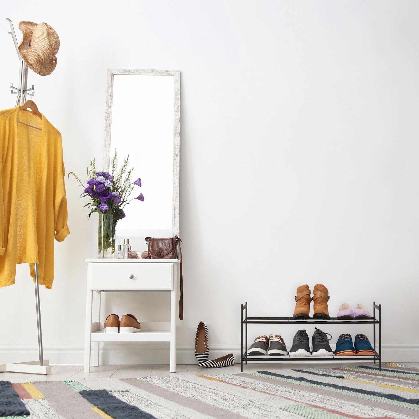Stackable shoe shelf in metal
