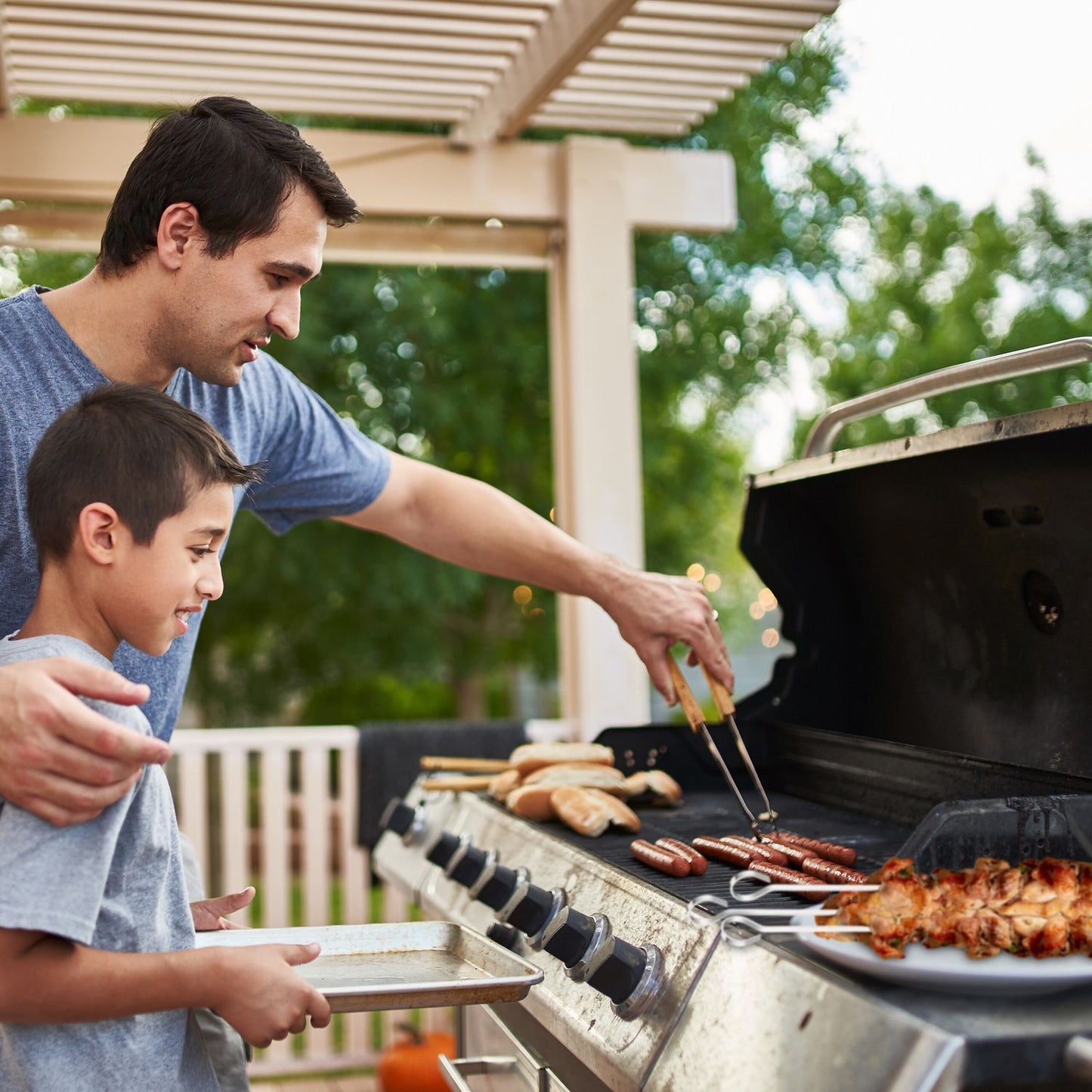 Stainless steel barbecue skewers in a set of 20