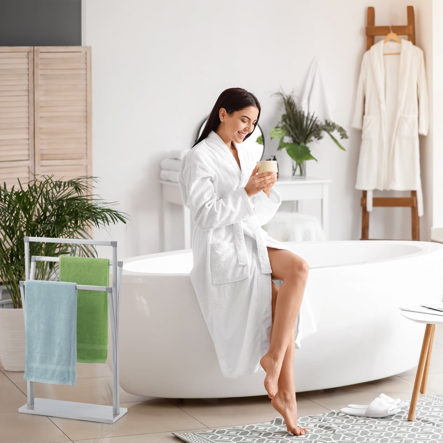 Standing towel rail