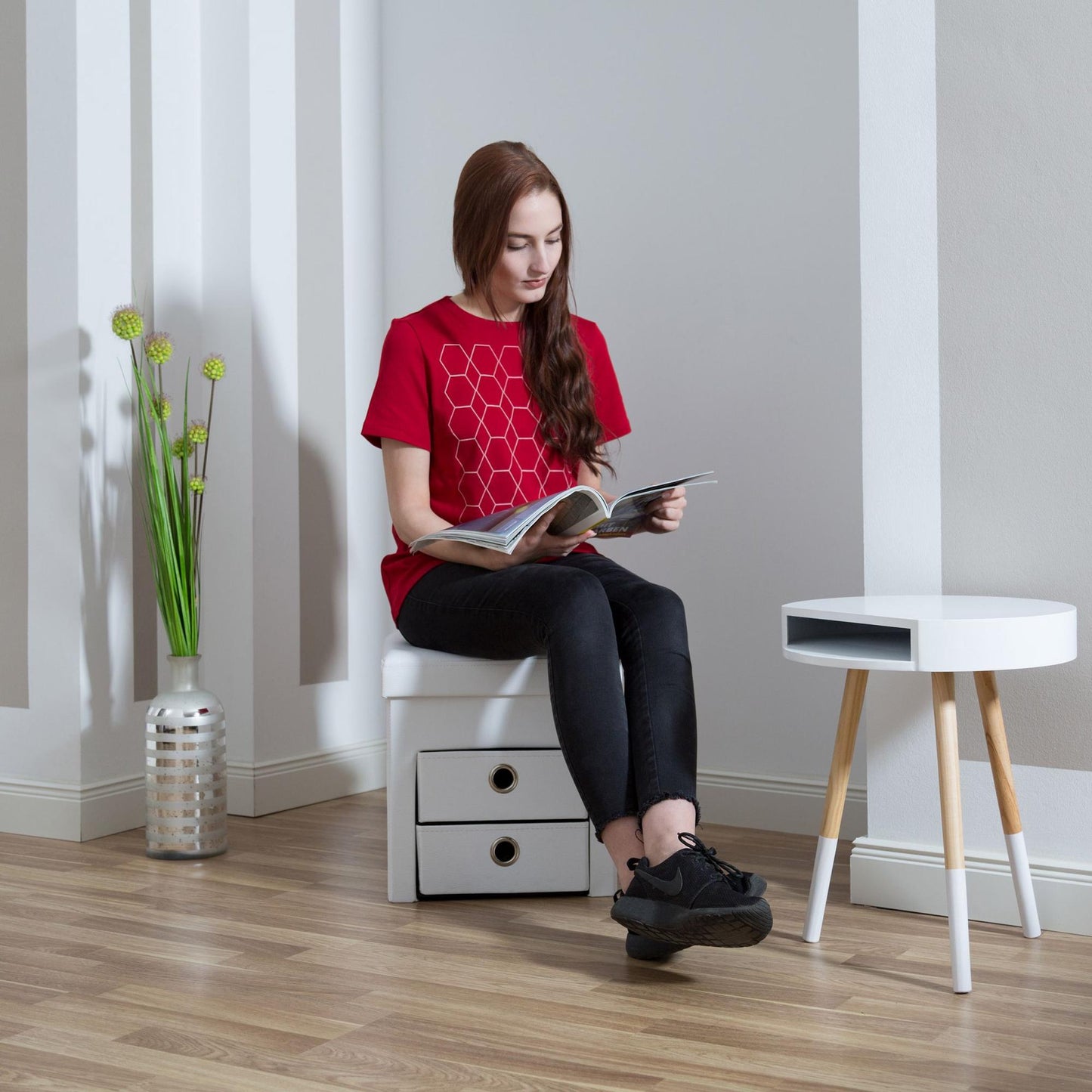 Stool in imitation leather with 2 compartments