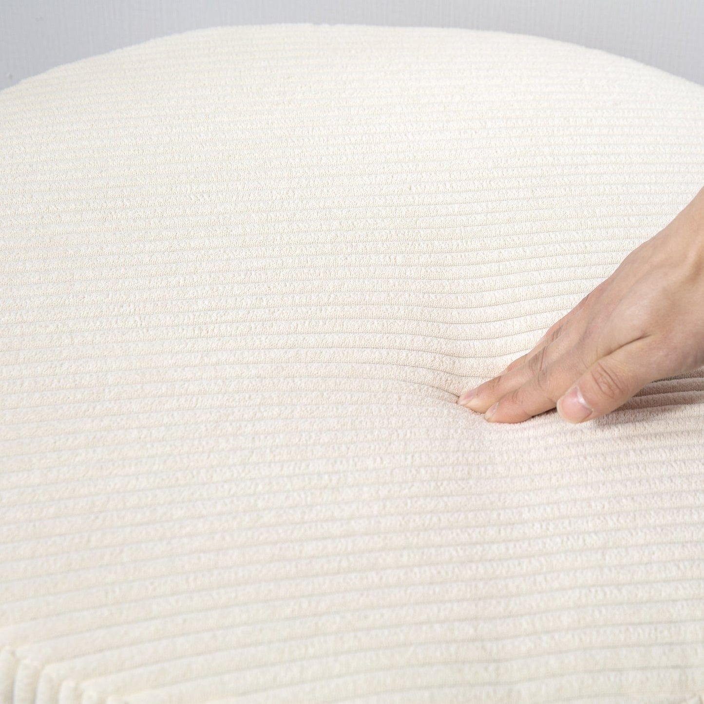 Beige round ottoman stool with storage, 60x60x41 cm