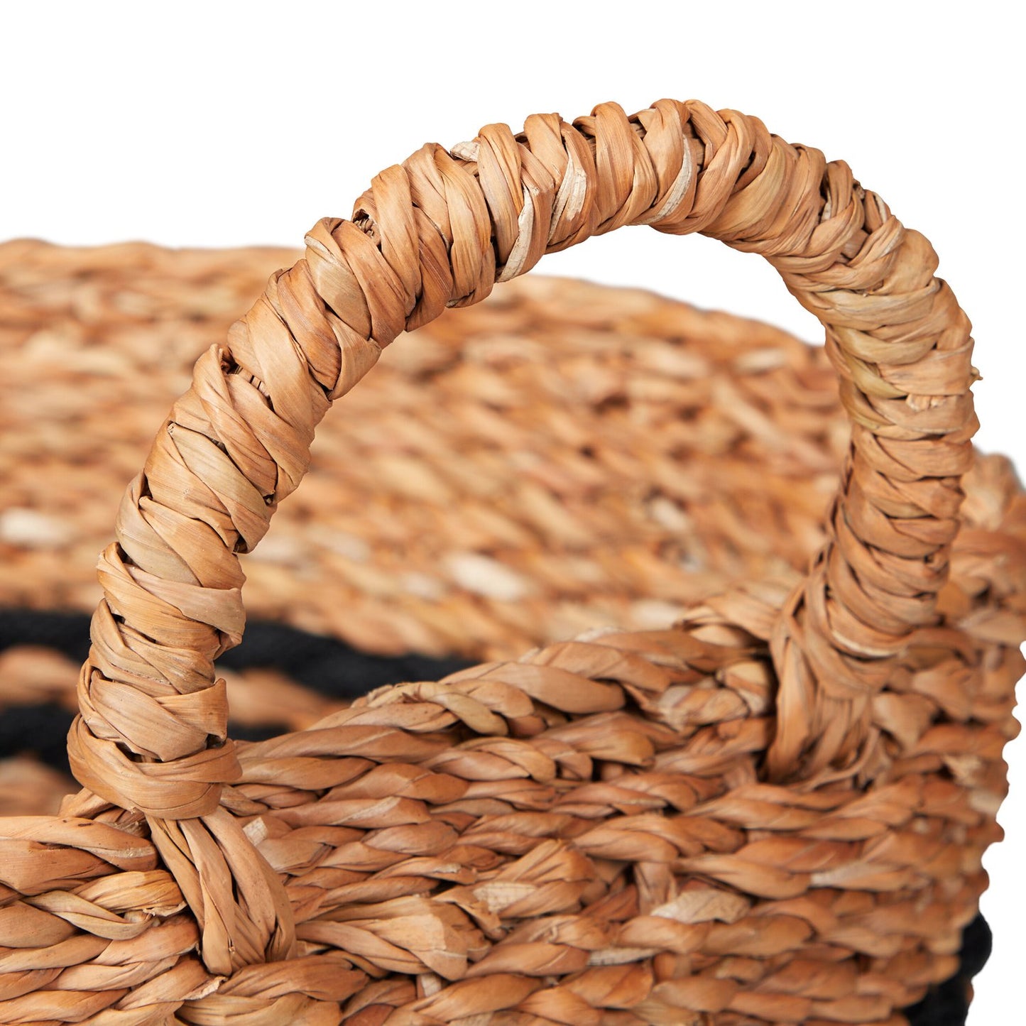 Storage basket made of seaweed