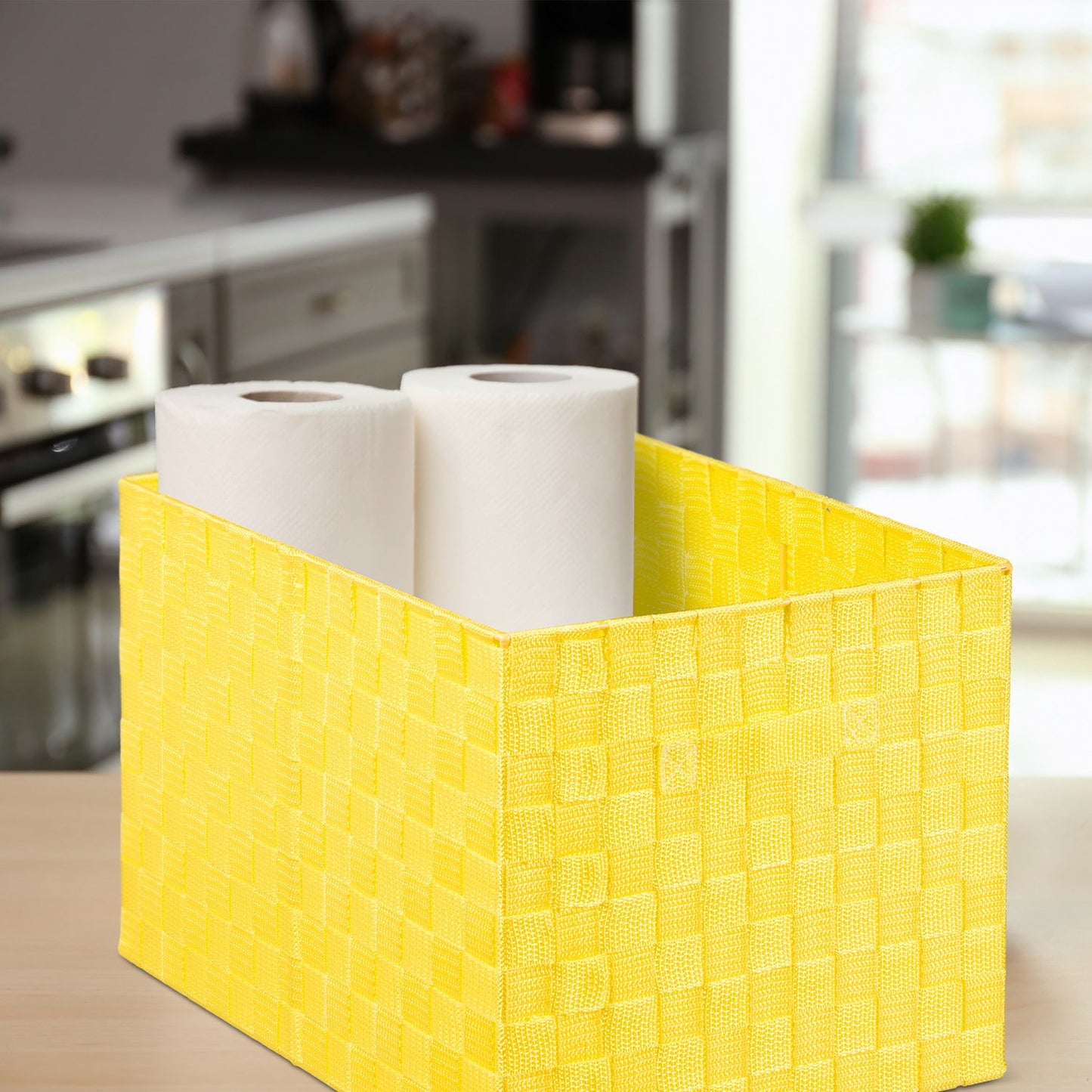 Storage basket with handle