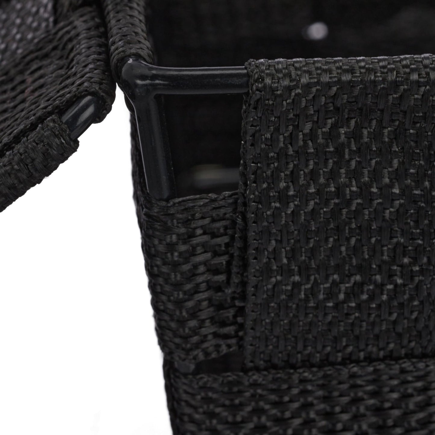 Storage basket with lid