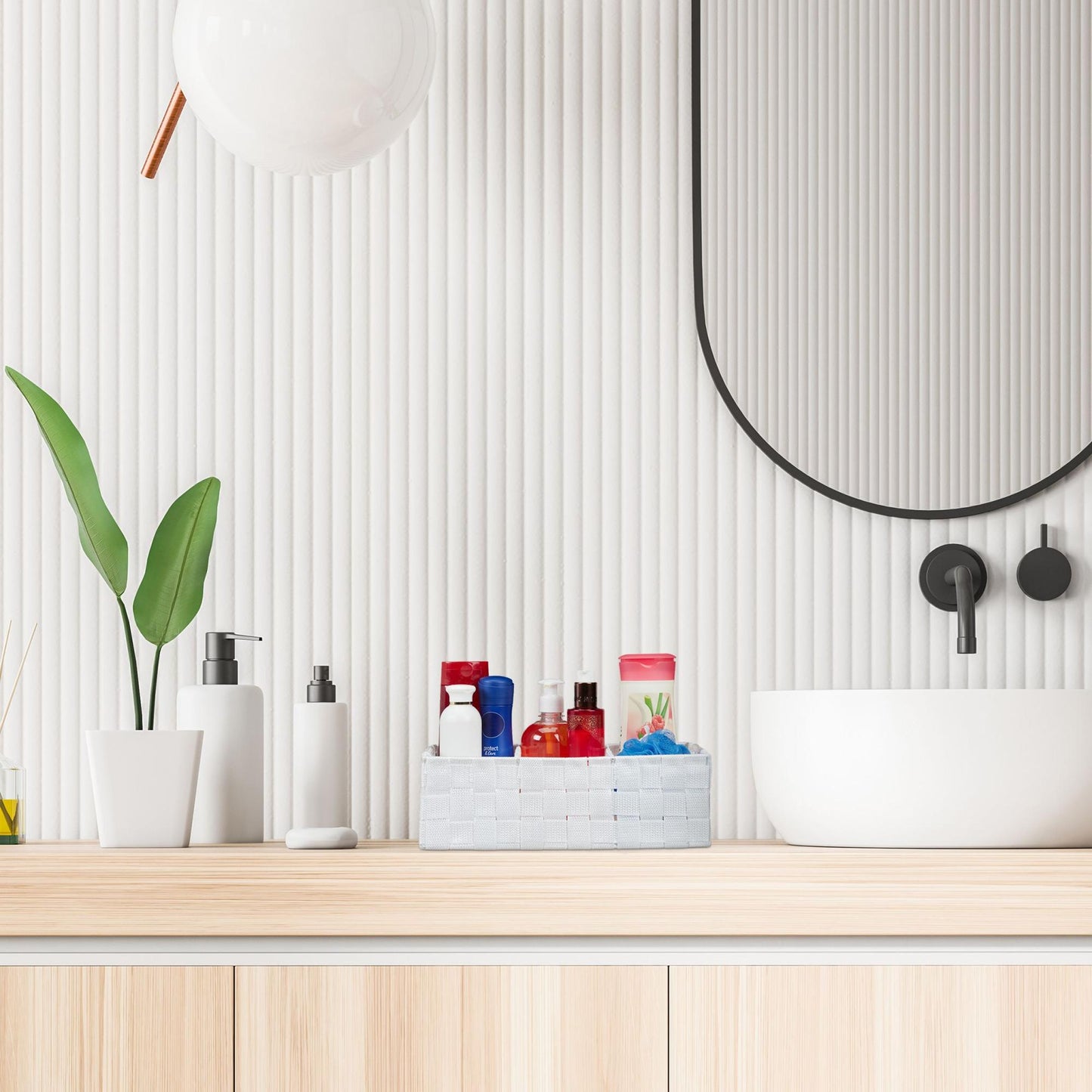 Storage shelf with 3 compartments