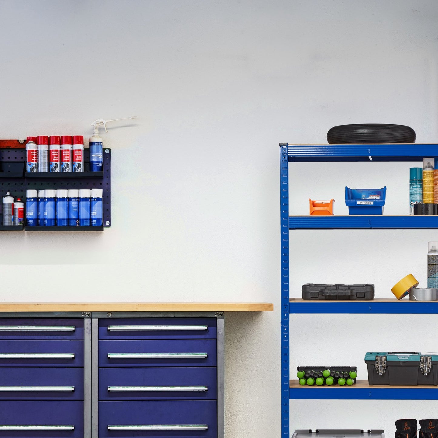 Storage shelf with 5 shelves