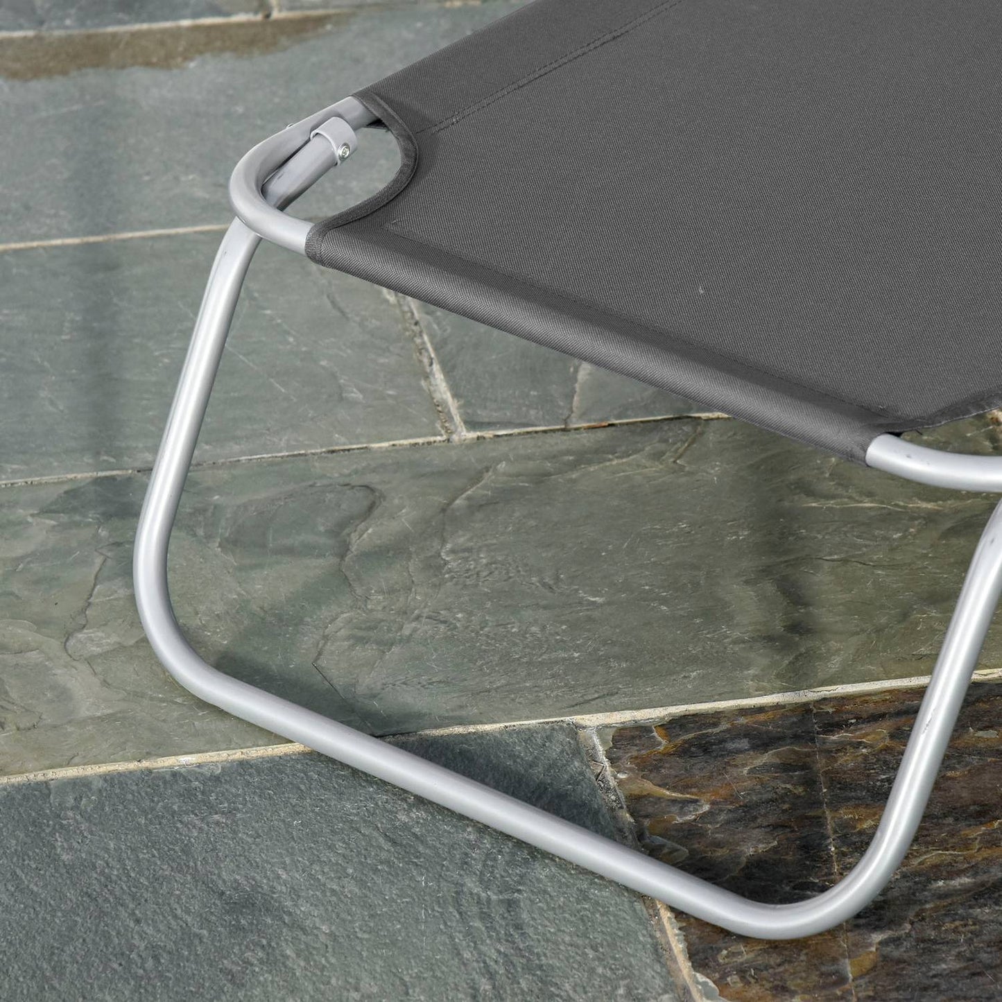 Folding sun lounger with adjustable backrest, holds 120 kg