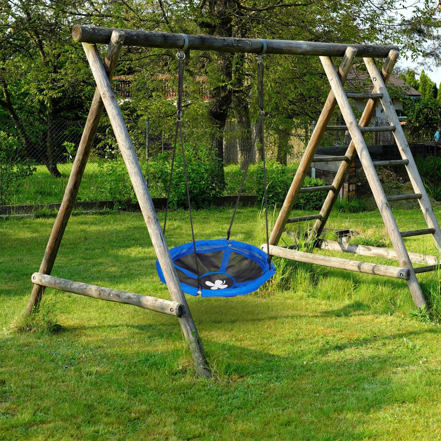 Swing in the round nest