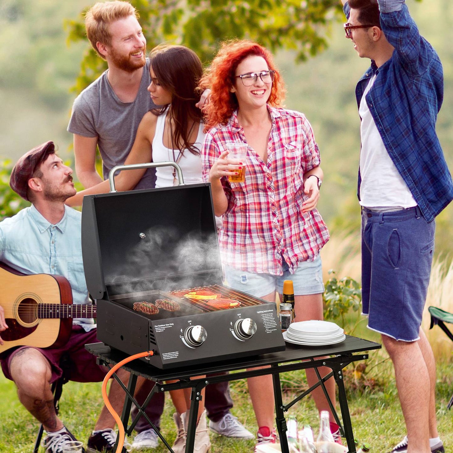 Portable gas grill in stainless steel with 2 burners, black