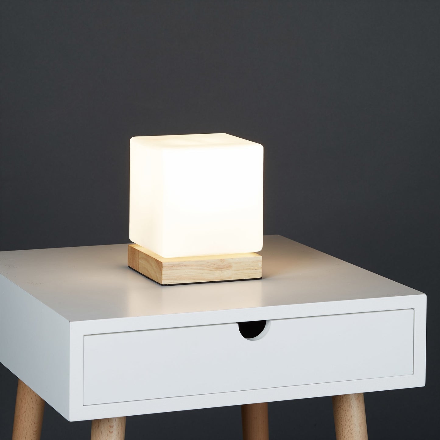 Table lamp cube shape