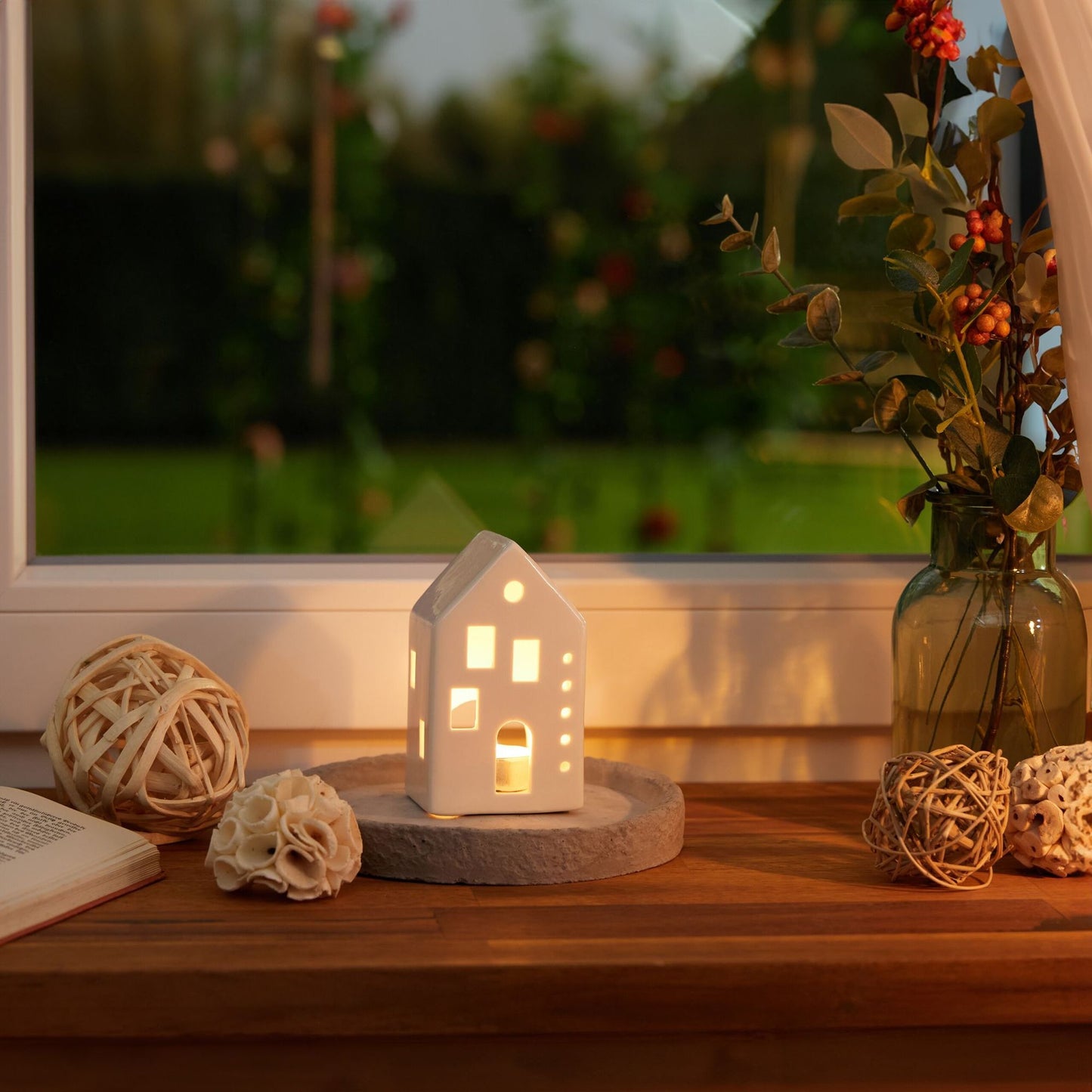 Tea house in white ceramic