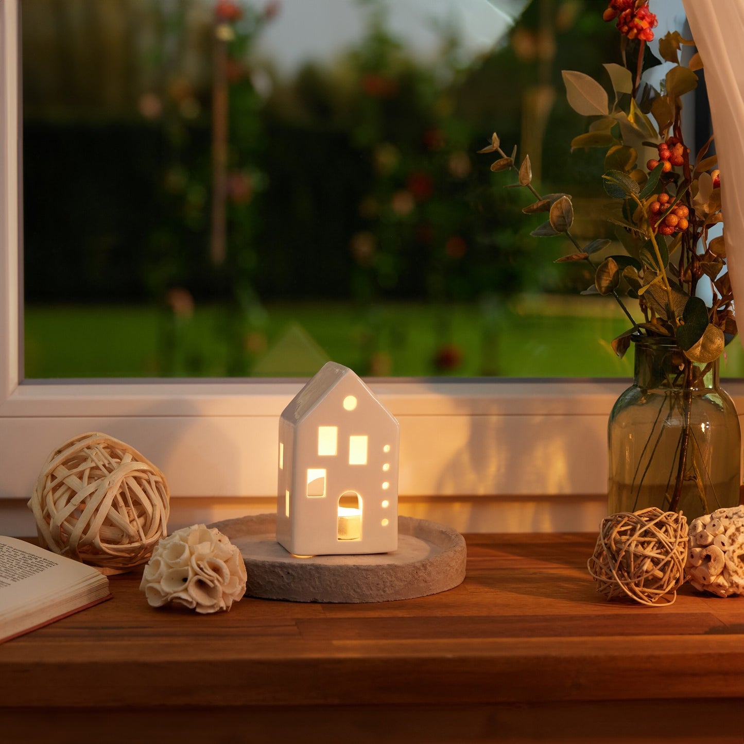 Tea house in white ceramic