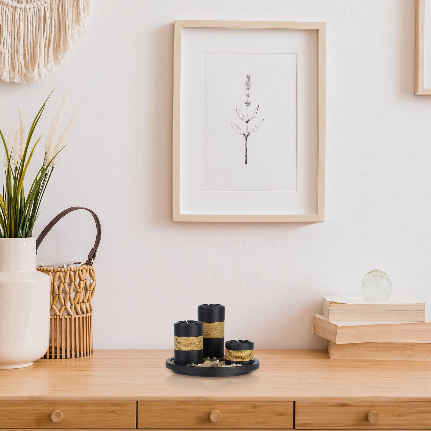 Tealight holder with tray & stones