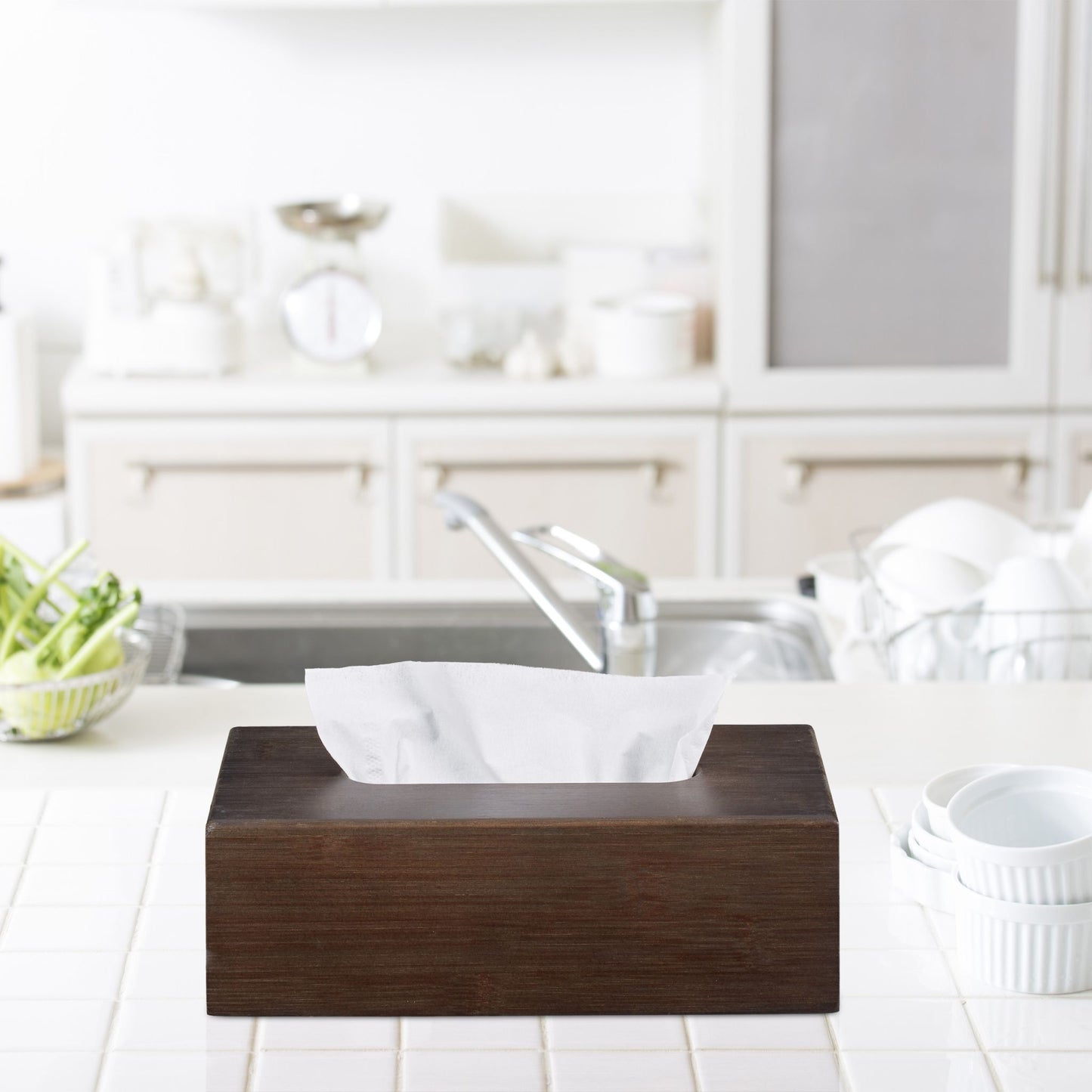 Tissue box in bamboo dark brown
