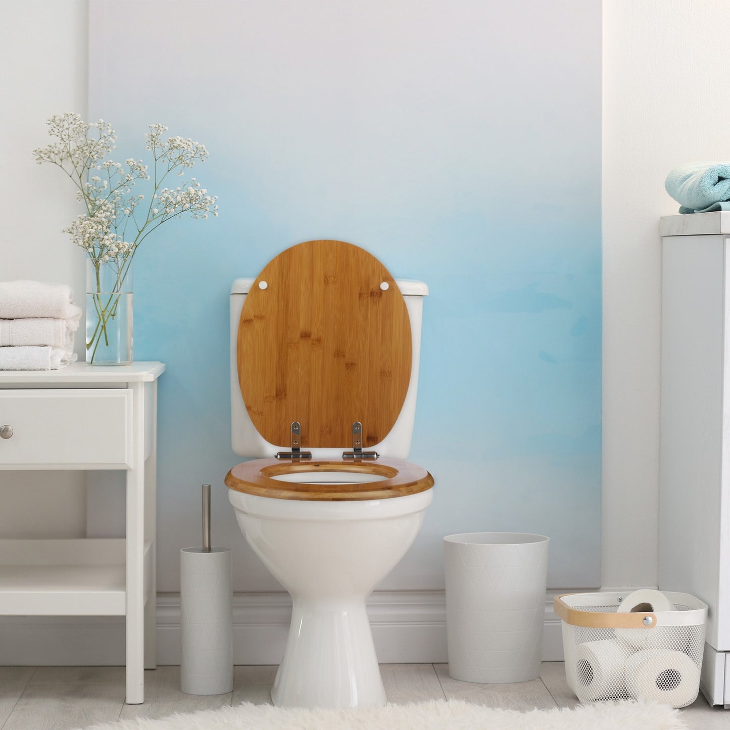 Toilet lid with soft-closing mechanism