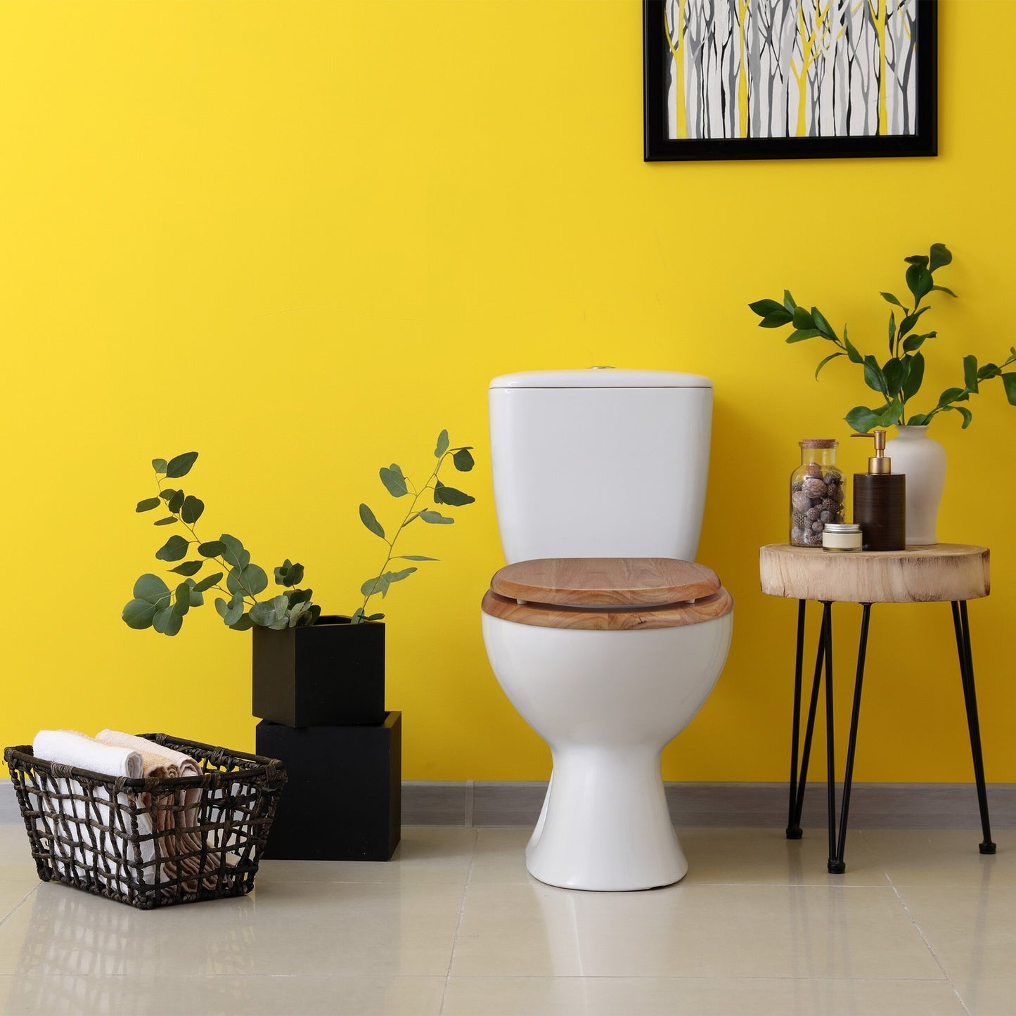 Toilet lid with soft-closing mechanism