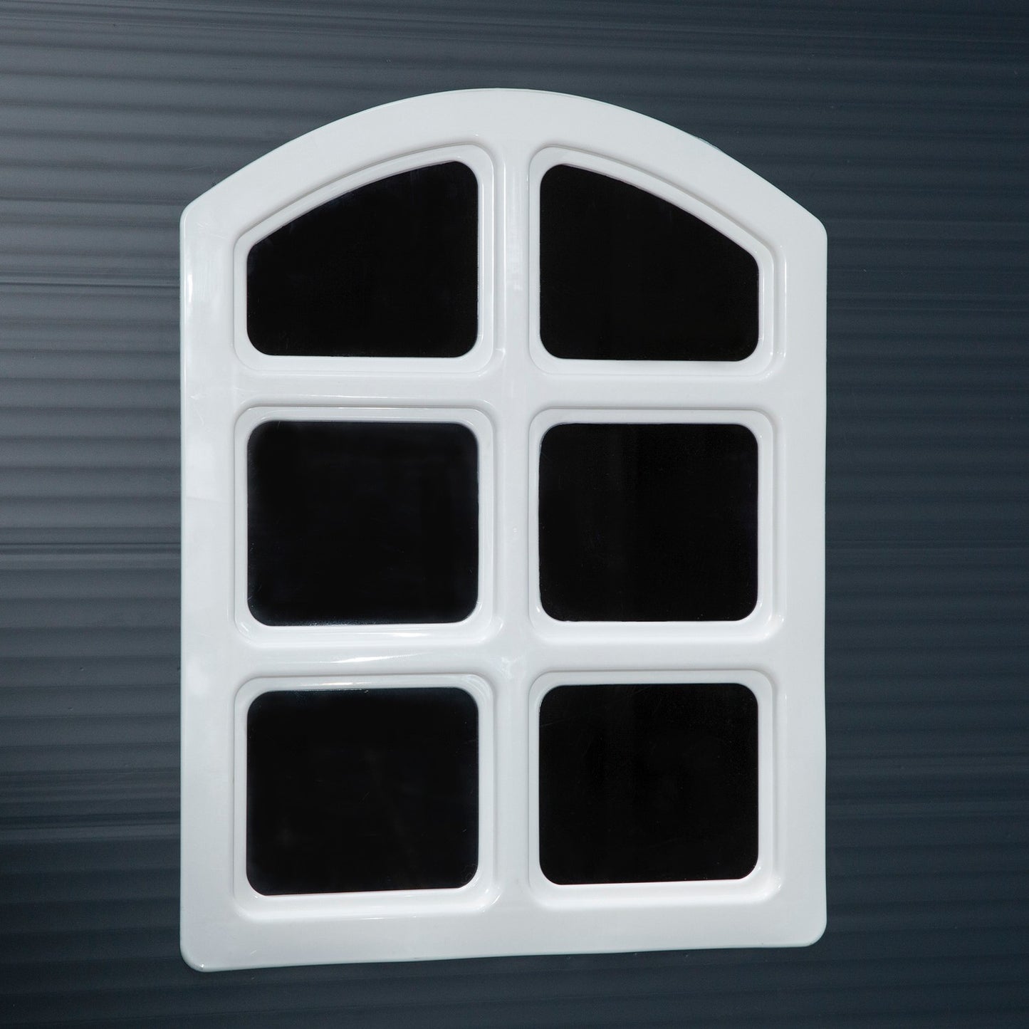 Outdoor tool shed in metal with ventilation window, 134 x 104 x 204 cm