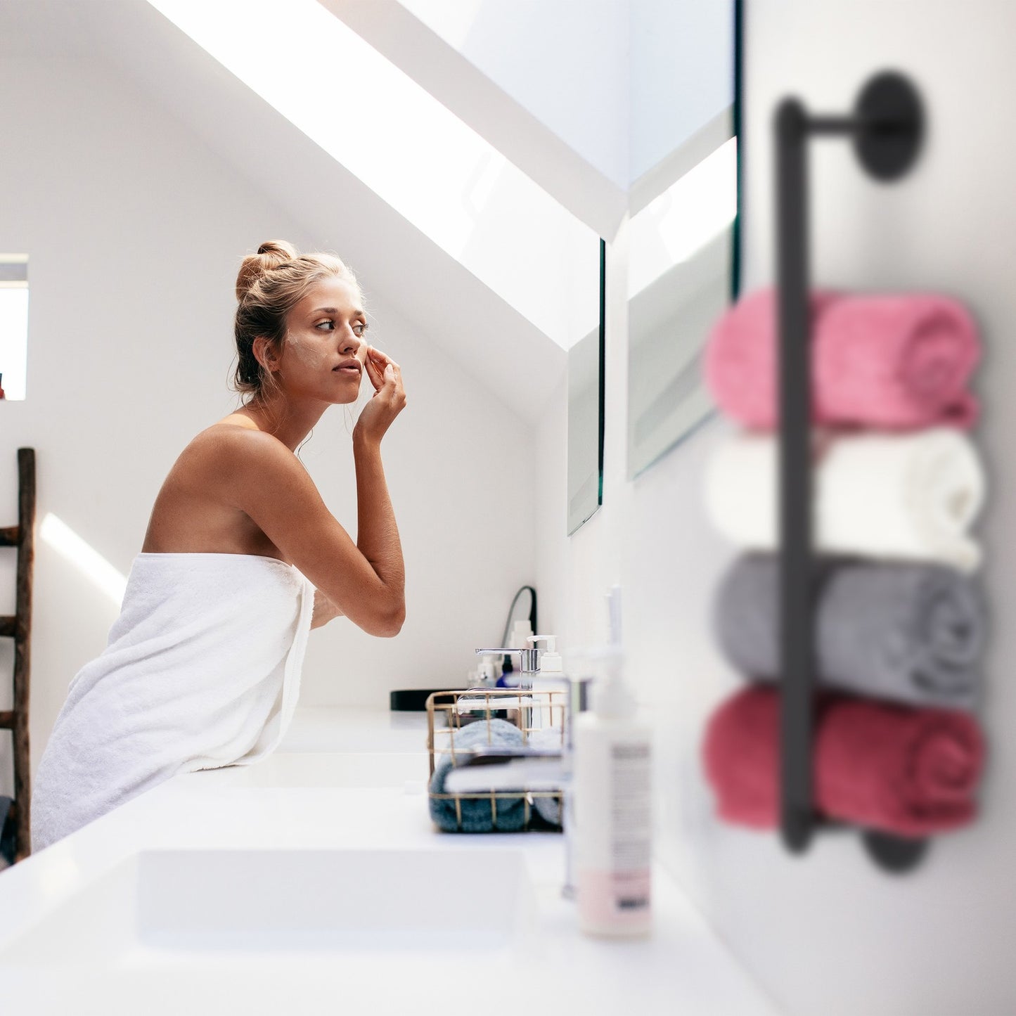 Towel hanger black