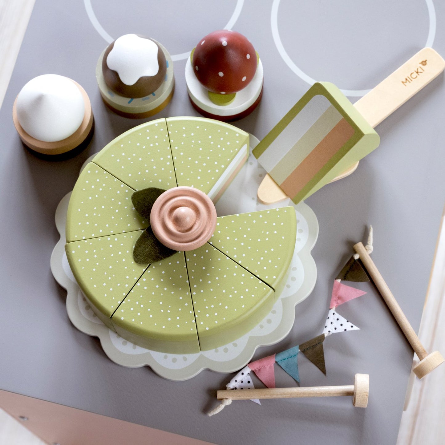 Toy cake
