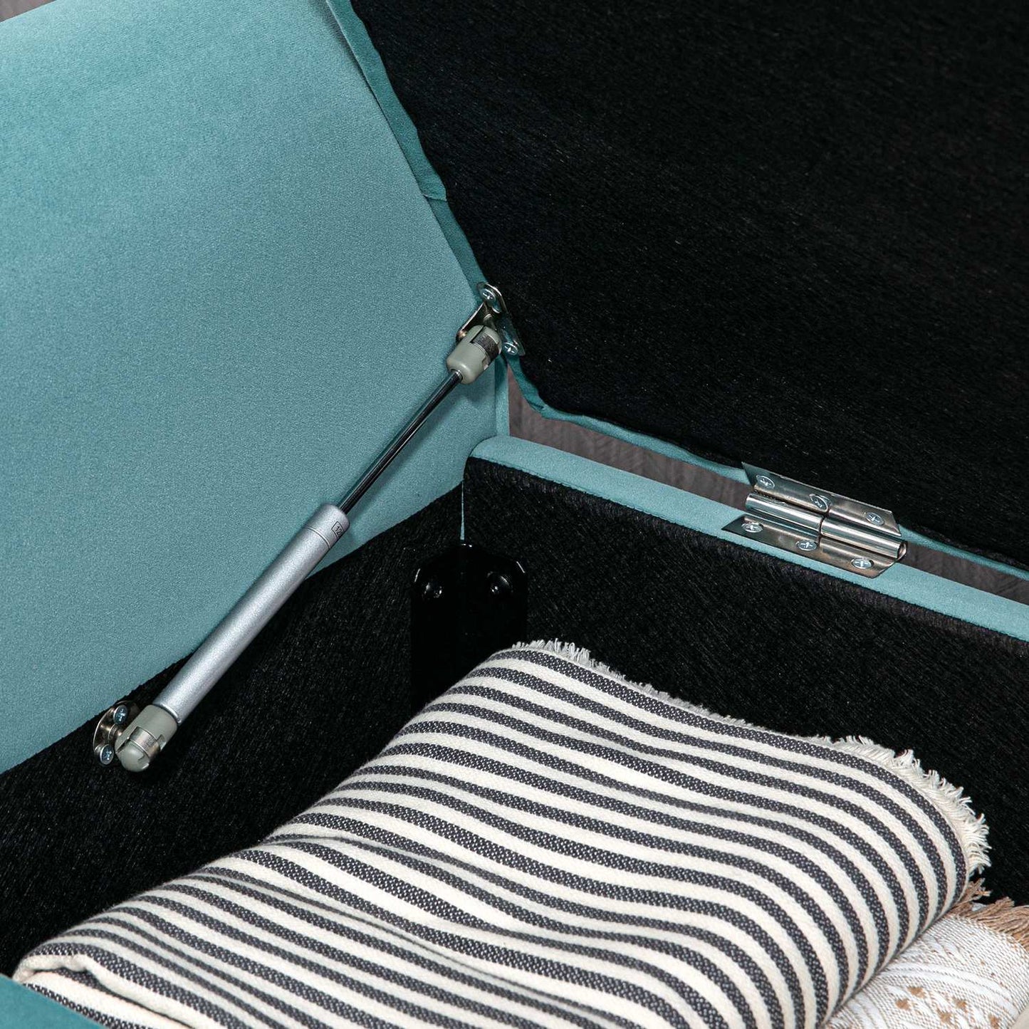 Storage bench in green velvet, capacity 120 kg, 126x48.5x47 cm