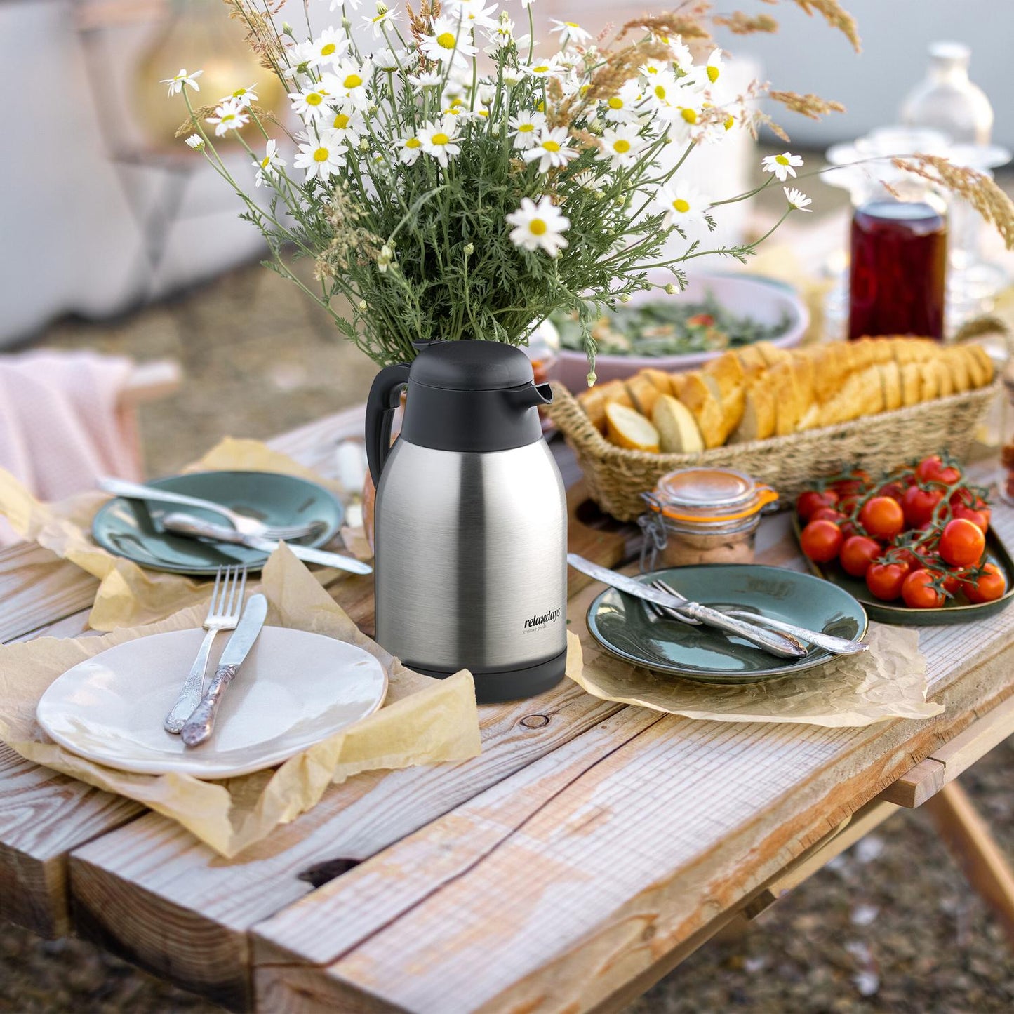 Vacuum jug in stainless steel 2 liters
