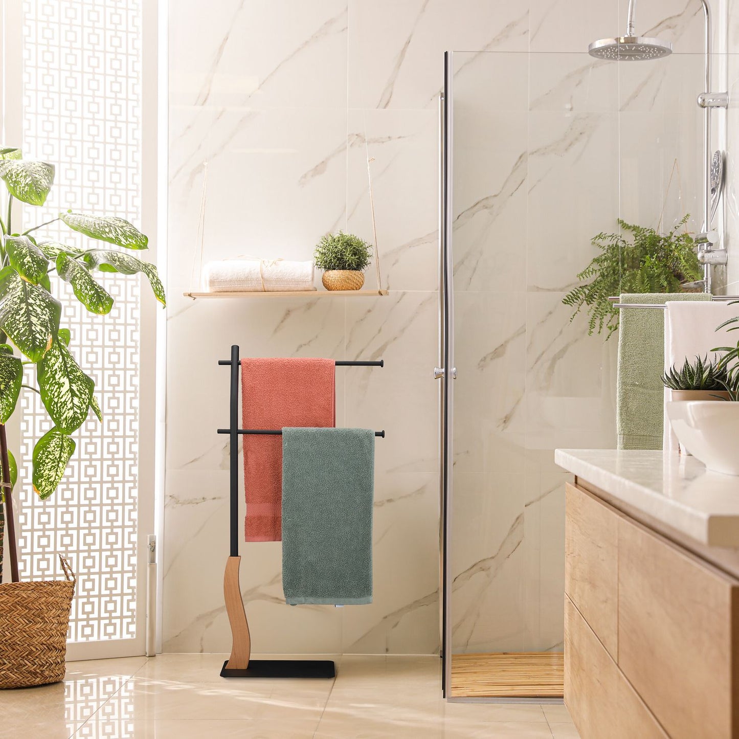 Vertical towel rail