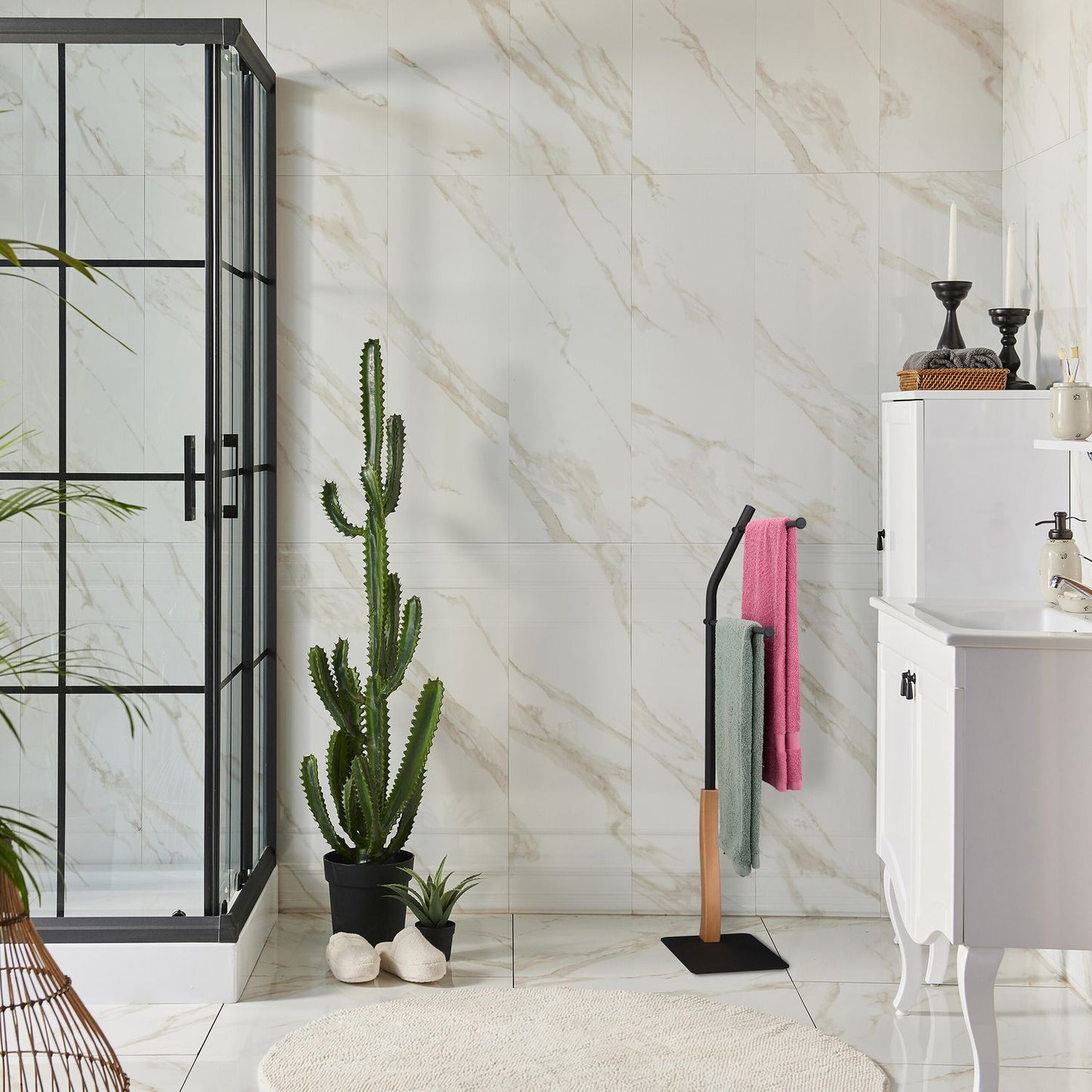 Vertical towel rail