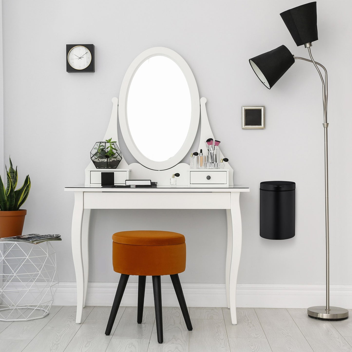 Wall Mounted Bathroom Bin 3 Litres