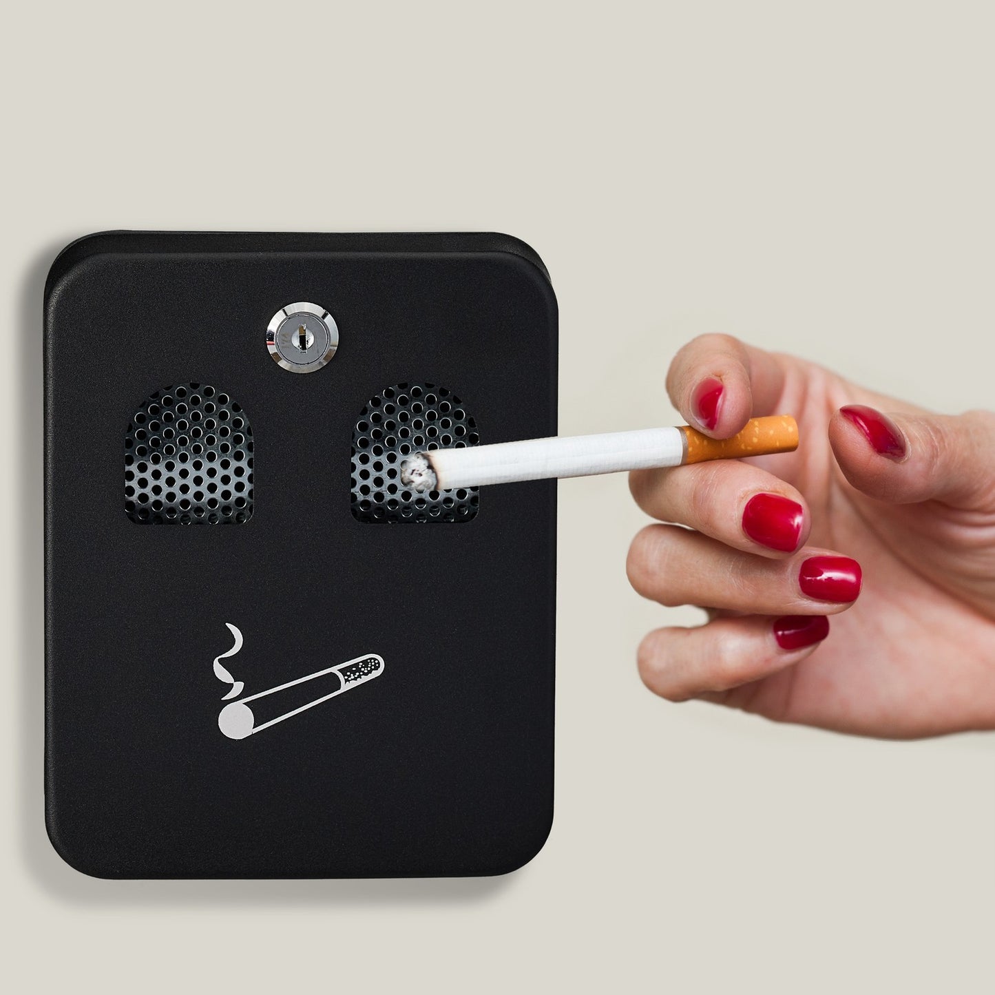 Wall ashtray for outdoor use