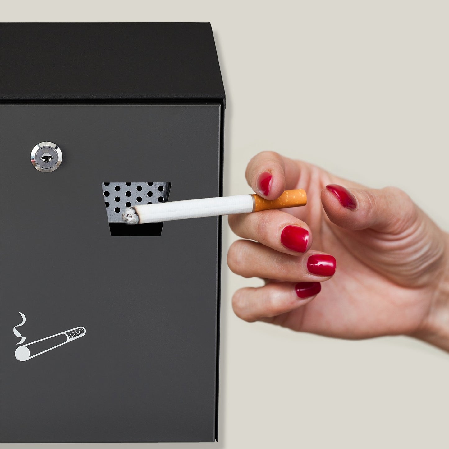 Wall ashtray for outdoor use