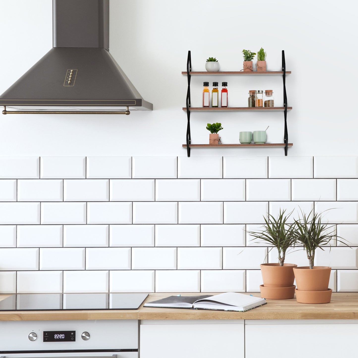 Wall shelf with 3 shelves