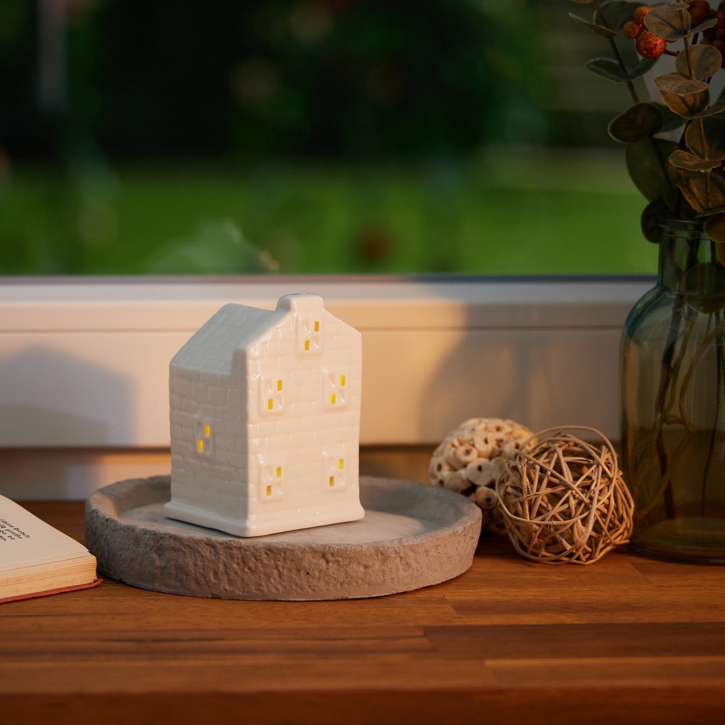 Warm light house ceramics